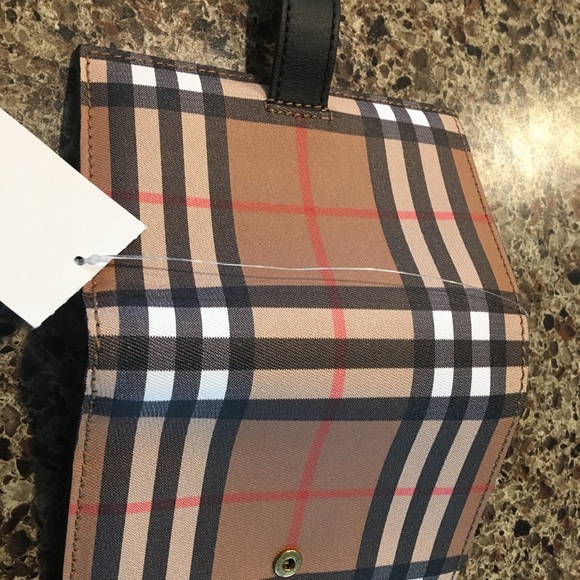 “SOLD “. NWT Burberry 2018 Vintage Check Wallet - Picture 5 of 8
